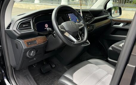 Volkswagen Multivan T6 рестайлинг, 2021 год, 8 700 000 рублей, 17 фотография