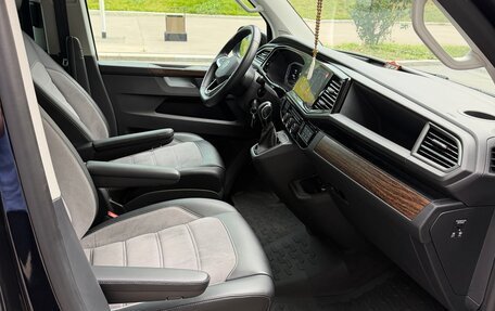 Volkswagen Multivan T6 рестайлинг, 2021 год, 8 700 000 рублей, 11 фотография