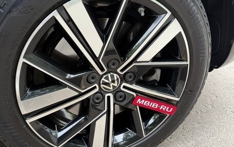 Volkswagen Multivan T6 рестайлинг, 2021 год, 8 700 000 рублей, 9 фотография