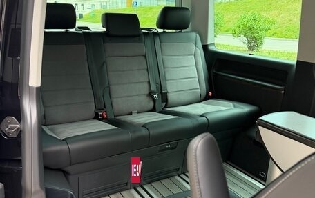 Volkswagen Multivan T6 рестайлинг, 2021 год, 8 700 000 рублей, 30 фотография