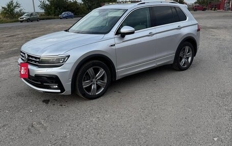 Volkswagen Tiguan II, 2017 год, 2 500 000 рублей, 2 фотография