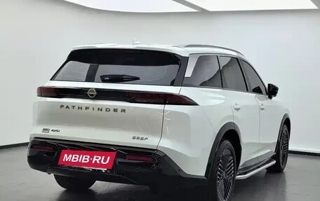 Nissan Pathfinder, 2024 год, 4 800 000 рублей, 3 фотография