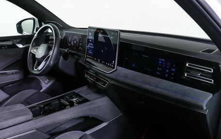Volkswagen Tiguan, 2024 год, 4 390 000 рублей, 10 фотография
