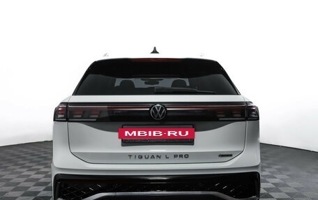 Volkswagen Tiguan, 2024 год, 4 390 000 рублей, 6 фотография