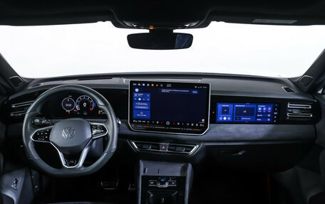 Volkswagen Tiguan, 2024 год, 4 390 000 рублей, 14 фотография