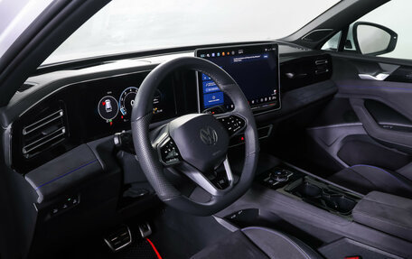 Volkswagen Tiguan, 2024 год, 4 390 000 рублей, 15 фотография