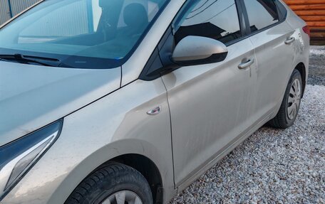 Hyundai Solaris II рестайлинг, 2018 год, 950 000 рублей, 4 фотография