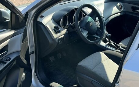 Chevrolet Cruze II, 2013 год, 830 000 рублей, 2 фотография