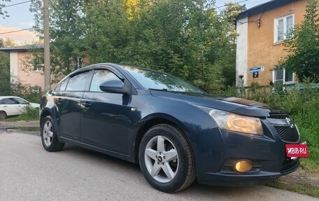 Chevrolet Cruze II, 2010 год, 500 000 рублей, 4 фотография