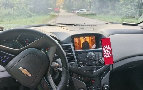 Chevrolet Cruze II, 2010 год, 500 000 рублей, 15 фотография