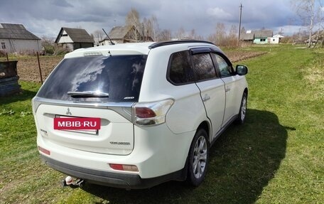 Mitsubishi Outlander III рестайлинг 3, 2012 год, 1 100 000 рублей, 3 фотография