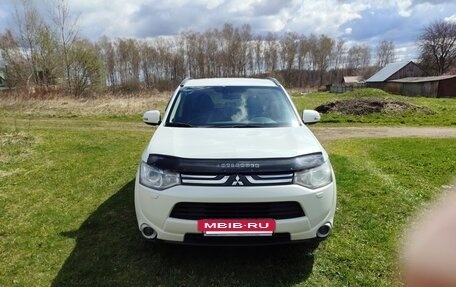 Mitsubishi Outlander III рестайлинг 3, 2012 год, 1 100 000 рублей, 5 фотография