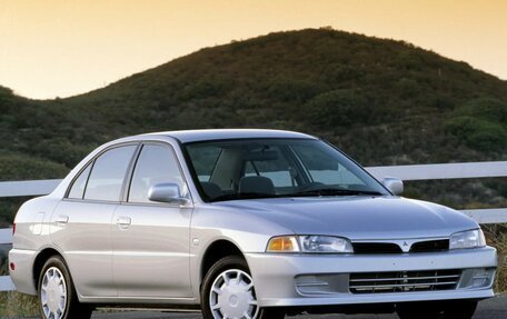 Mitsubishi Mirage VI рестайлинг, 2000 год, 180 000 рублей, 1 фотография