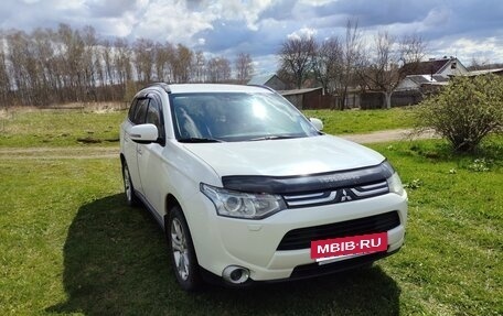 Mitsubishi Outlander III рестайлинг 3, 2012 год, 1 100 000 рублей, 4 фотография