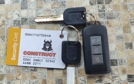 Mitsubishi Outlander III рестайлинг 3, 2012 год, 1 100 000 рублей, 18 фотография