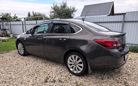 Opel Astra J, 2013 год, 650 000 рублей, 3 фотография
