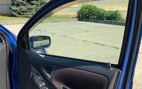 Toyota Vitz, 2000 год, 500 000 рублей, 8 фотография