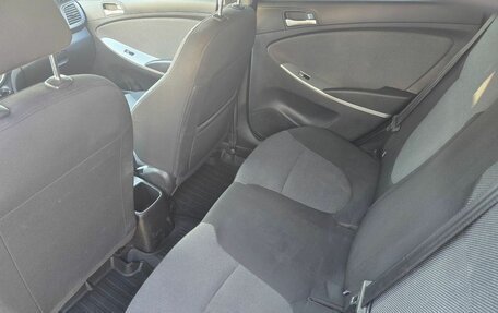 Hyundai Solaris II рестайлинг, 2011 год, 925 000 рублей, 21 фотография