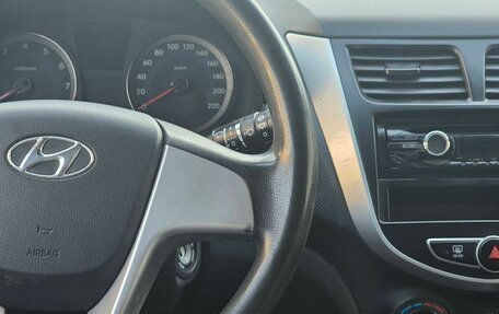 Hyundai Solaris II рестайлинг, 2011 год, 925 000 рублей, 16 фотография
