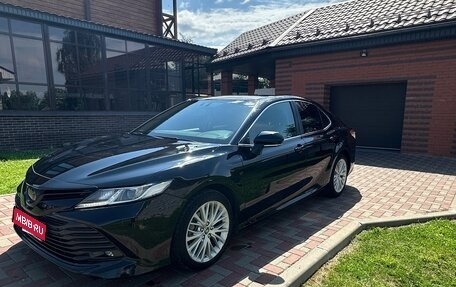 Toyota Camry, 2019 год, 2 350 000 рублей, 1 фотография
