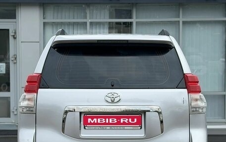 Toyota Land Cruiser Prado 150 рестайлинг 2, 2011 год, 2 250 000 рублей, 6 фотография