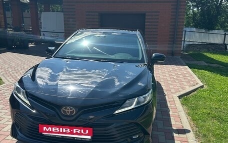 Toyota Camry, 2019 год, 2 350 000 рублей, 2 фотография