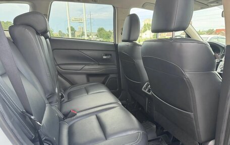 Mitsubishi Outlander III рестайлинг 3, 2019 год, 2 090 000 рублей, 12 фотография