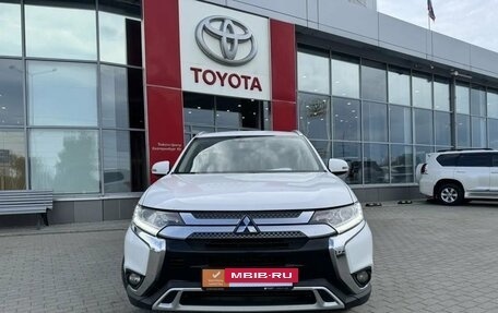 Mitsubishi Outlander III рестайлинг 3, 2019 год, 2 090 000 рублей, 3 фотография