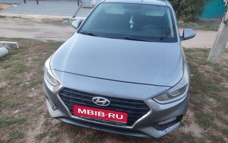 Hyundai Solaris II рестайлинг, 2017 год, 730 000 рублей, 1 фотография
