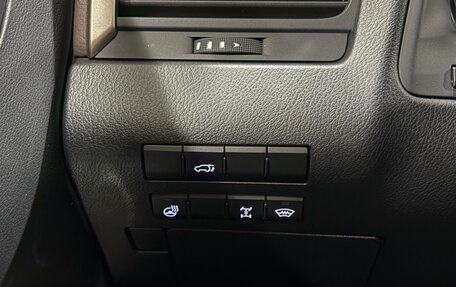 Lexus RX IV рестайлинг, 2020 год, 4 190 000 рублей, 15 фотография
