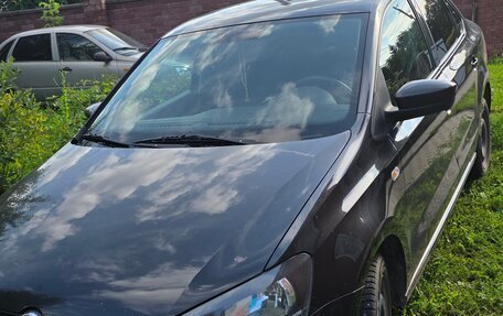 Volkswagen Polo VI (EU Market), 2012 год, 900 000 рублей, 2 фотография