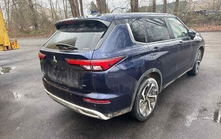 Mitsubishi Outlander, 2022 год, 2 350 000 рублей, 2 фотография