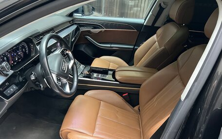 Audi A8, 2018 год, 4 499 000 рублей, 10 фотография
