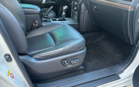 Toyota Land Cruiser Prado 150 рестайлинг 2, 2015 год, 6 000 000 рублей, 13 фотография