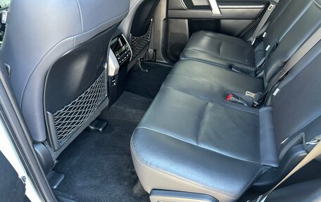 Toyota Land Cruiser Prado 150 рестайлинг 2, 2015 год, 6 000 000 рублей, 12 фотография
