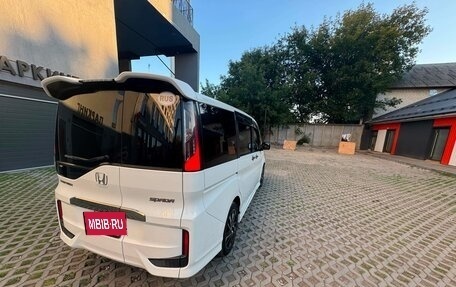 Honda Stepwgn IV, 2017 год, 1 900 000 рублей, 11 фотография
