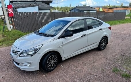 Hyundai Solaris II рестайлинг, 2015 год, 825 000 рублей, 3 фотография