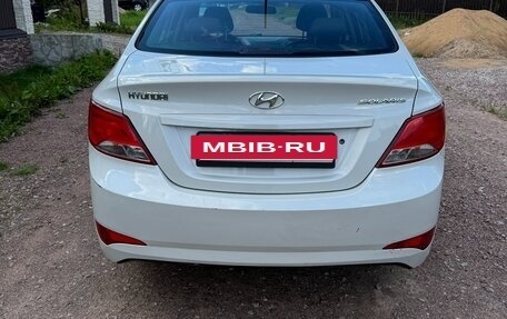 Hyundai Solaris II рестайлинг, 2015 год, 825 000 рублей, 5 фотография