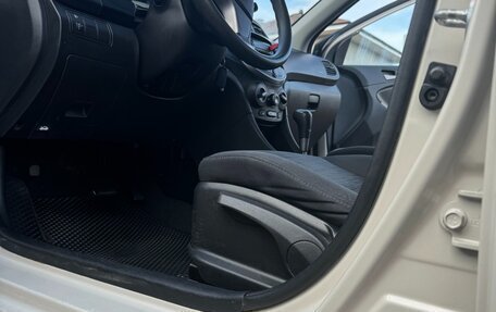 Hyundai Solaris II рестайлинг, 2015 год, 825 000 рублей, 13 фотография