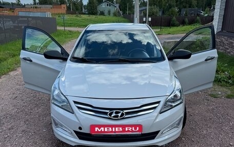 Hyundai Solaris II рестайлинг, 2015 год, 825 000 рублей, 7 фотография