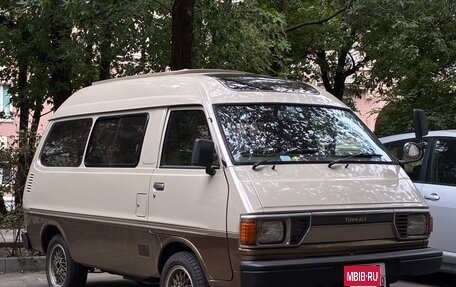 Toyota Town Ace I, 1982 год, 650 000 рублей, 2 фотография