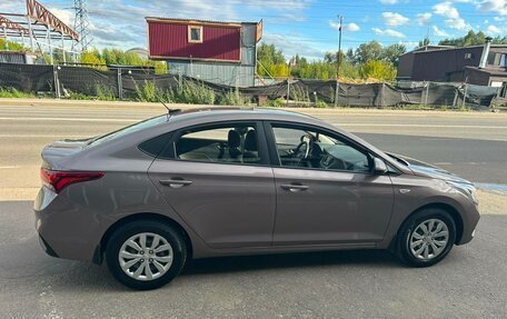 Hyundai Solaris II рестайлинг, 2018 год, 930 000 рублей, 3 фотография