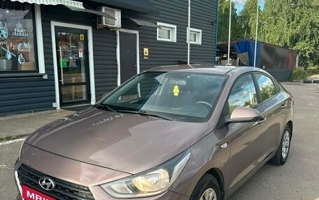 Hyundai Solaris II рестайлинг, 2018 год, 930 000 рублей, 16 фотография