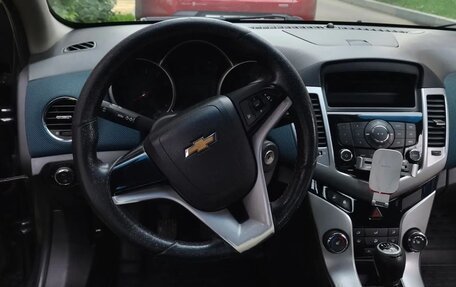 Chevrolet Cruze II, 2011 год, 800 000 рублей, 3 фотография