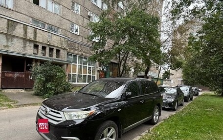 Toyota Highlander III, 2012 год, 1 650 000 рублей, 1 фотография