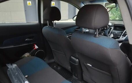 Chevrolet Cruze II, 2011 год, 800 000 рублей, 9 фотография