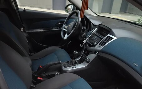 Chevrolet Cruze II, 2011 год, 800 000 рублей, 8 фотография
