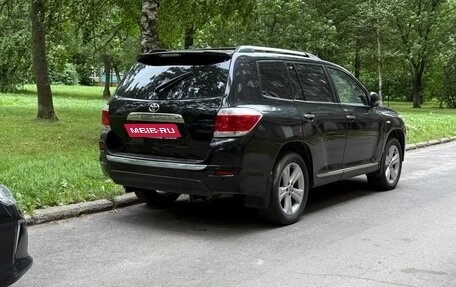 Toyota Highlander III, 2012 год, 1 650 000 рублей, 2 фотография