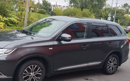 Mitsubishi Outlander III рестайлинг 3, 2017 год, 1 850 000 рублей, 5 фотография