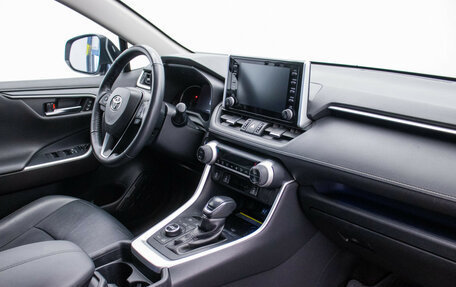 Toyota RAV4, 2020 год, 2 895 000 рублей, 10 фотография